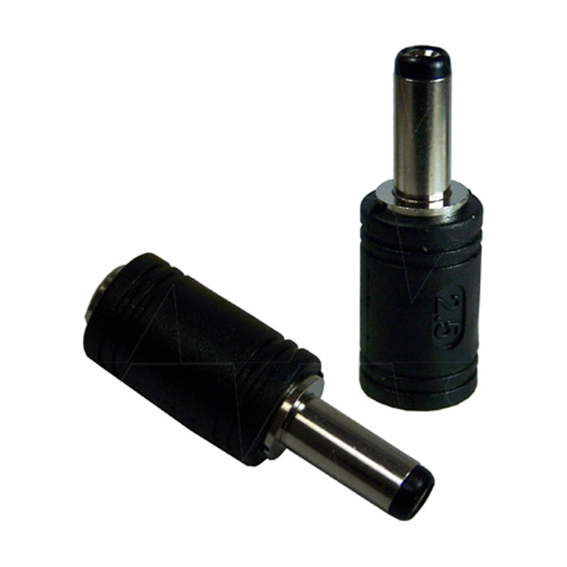 Socket adaptor converting a 2.5mm DC plug to a 2.1mm DC plug